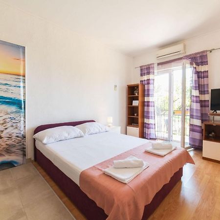 Apartment Livaja Kastel Novi Екстер'єр фото
